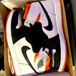 Air Jordan 1 High Retro OG “Electro Orange”